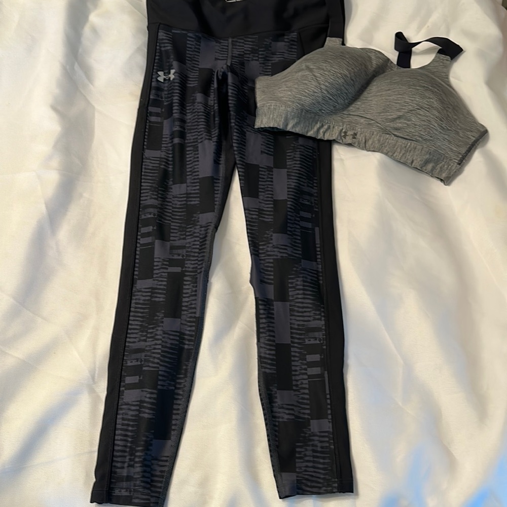 Ladies Under Armor Leggings and Sports Bra 30D Full outfit Medium